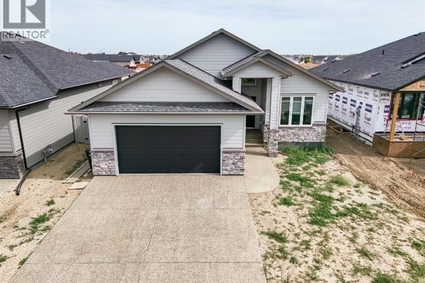 4pc Bathroom - 2517 65 Street, Camrose, AB T4V5J6 Photo 3