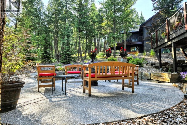 2517 Cobblestone Trail, Invermere, BC, photo 2