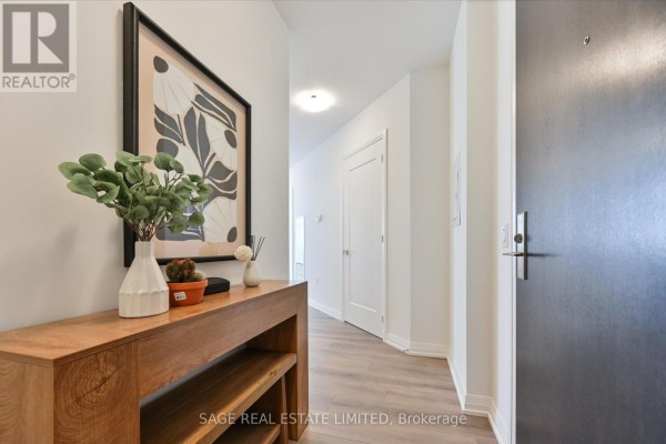 Bedroom 2 - 2518 - 9000 Jane Street, Vaughan, ON L4K0M6 Photo 4
