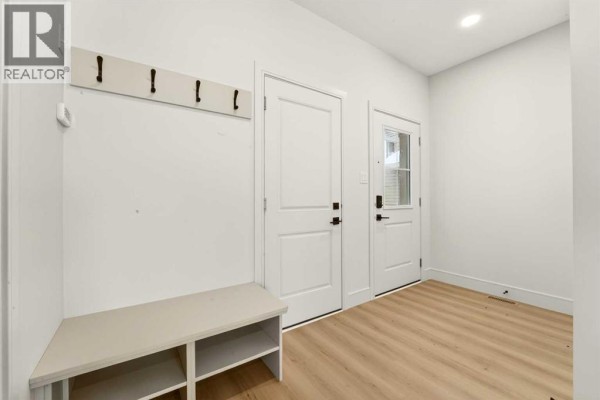 Living room - 2518 44 Street S, Lethbridge, AB T1K8L6 Photo 4