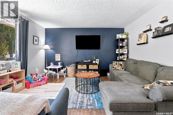 Family room - 2518 Ewart Avenue, Saskatoon, SK S7J1Y8 Photo 5