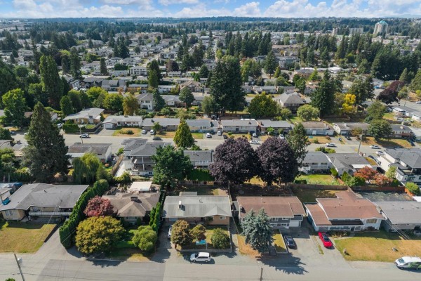 2519 Magnolia Crescent, Abbotsford, BC V2T3N1 Photo 2