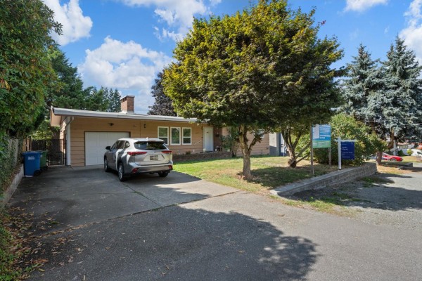 2519 Magnolia Crescent, Abbotsford, BC V2T3N1 Photo 5