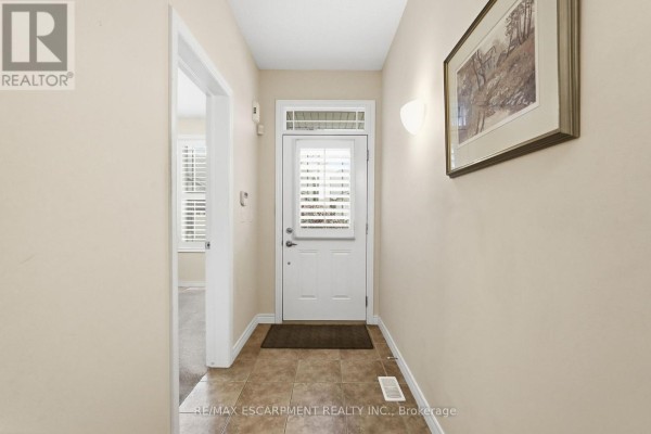 Primary Bedroom - 252 - 2120 Itabashi Way, Burlington, ON L7M0V3 Photo 5