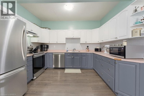 252 Dundas Street, Woodstock, ON N4S1B1 Photo 5