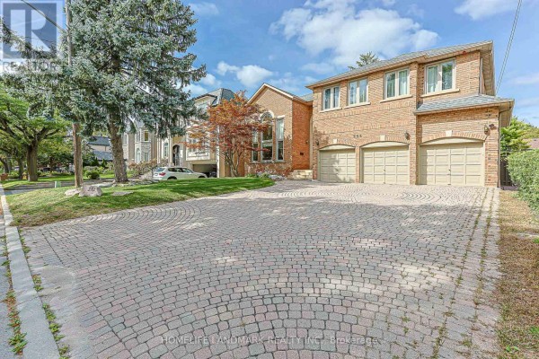 252 Dunview Avenue N, Toronto