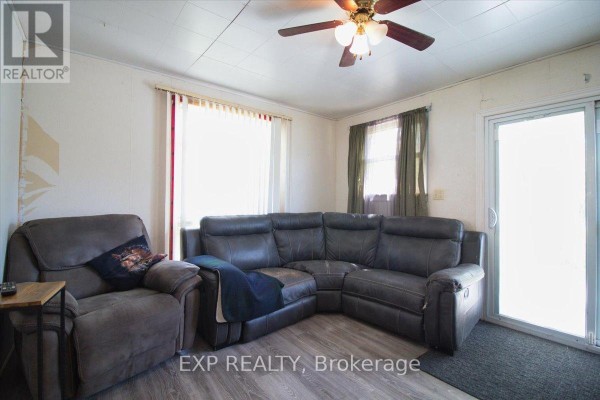 252 Queen Street, Chatham Kent, ON, photo 3