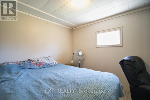 252 Queen Street, Chatham Kent, ON N0P1T0 Photo 4