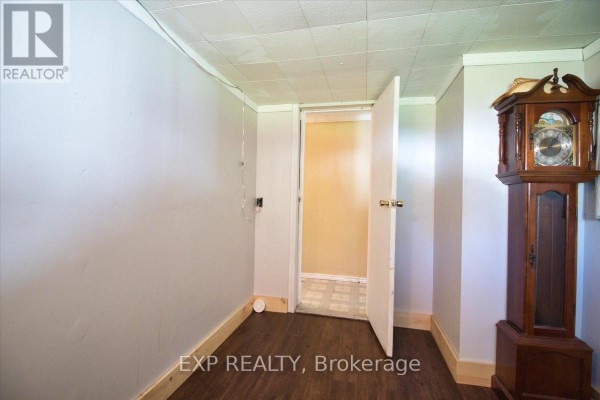 252 Queen Street, Chatham Kent, ON N0P1T0 Photo 5