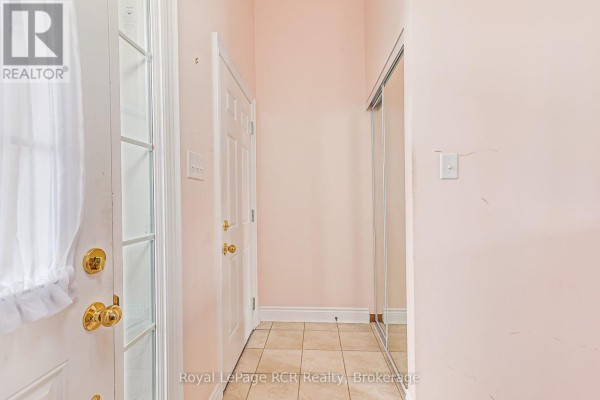 Dining room - 252 Spruce Street, Clearview, ON L0M1S0 Photo 5