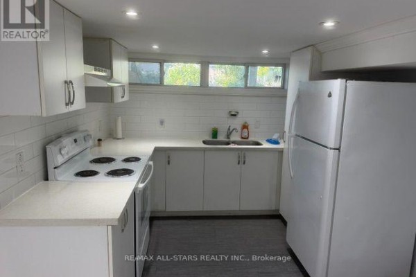 252 Taylor Mills Drive S, Richmond Hill, ON L4C2S6 Photo 5