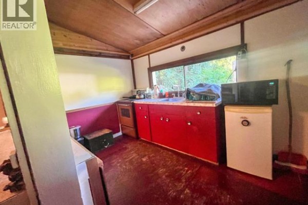 2520 Jenkinson Road, Powell River, BC, photo 2