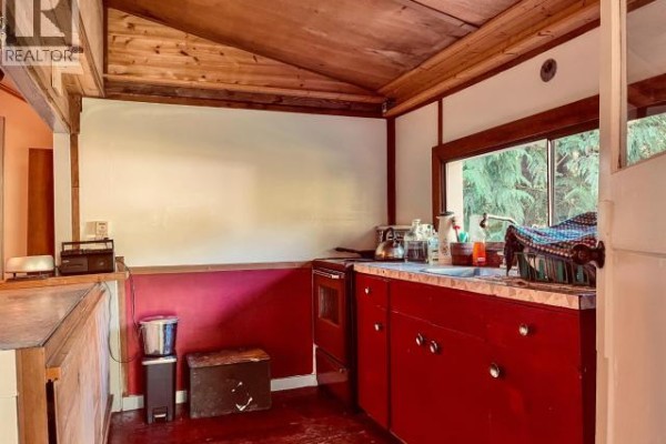 3pc Bathroom - 2520 Jenkinson Road, Powell River, BC V8A0N2 Photo 4