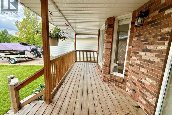 Dining room - 2523 Cardinal Crescent, North Battleford, SK S9A3X1 Photo 3