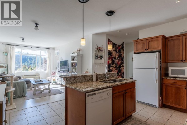 5pc Ensuite bath - 2523 Shannon View Drive Unit# 203, West Kelowna, BC V4T2Z7 Photo 3