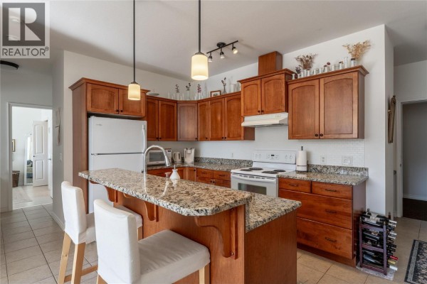 Primary Bedroom - 2523 Shannon View Drive Unit# 203, West Kelowna, BC V4T2Z7 Photo 5