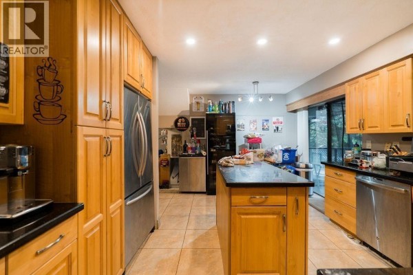 2525 Norcrest Court, Burnaby, BC V3J1C7 Photo 4