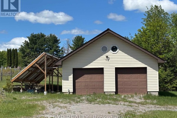 2527 Matawatchan Road, Greater Madawaska, ON, photo 2