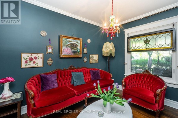 Solarium - 253 Bartlett Avenue, Toronto, ON M6H3G3 Photo 4