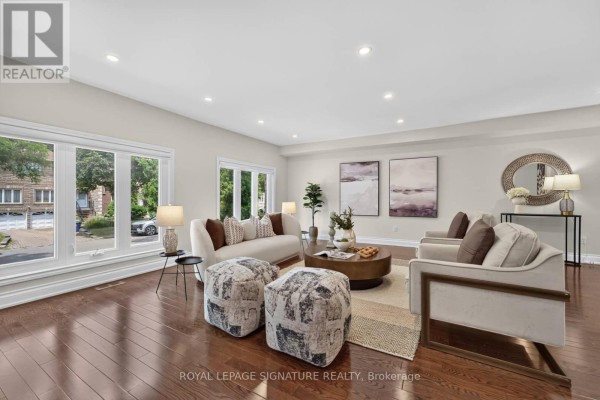 Living room - 253 Byng Avenue, Toronto, ON M2N4L4 Photo 4