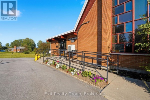 253 Dundas Street W, Belleville, ON K8P1A9 Photo 2
