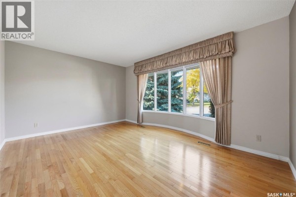 2pc Ensuite bath - 253 Laurentian Drive, Saskatoon, SK S7H4R8 Photo 4