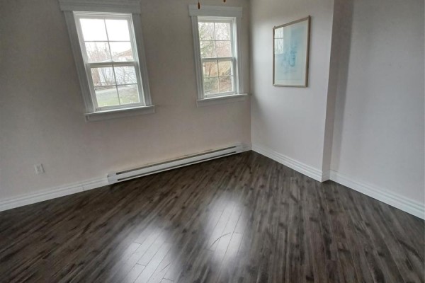 Living room - 253 Main Street N, Glovertown, NL A0G2L0 Photo 5