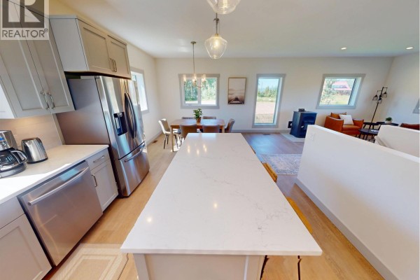 Beverage room - 2530 Ford Road, Smithers, BC V0J2N4 Photo 4
