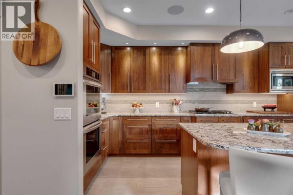 Pantry - 2532 20 Street Sw, Calgary, AB T2T4Z3 Photo 5