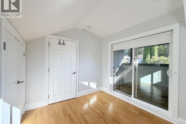 2532 5th Av W, Vancouver, BC V6K1T1 Photo 3