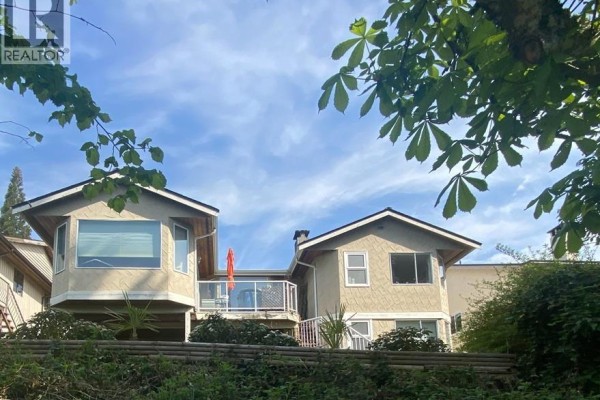 2532 Ashurst Avenue, Coquitlam, BC V3K5T4 Photo 3