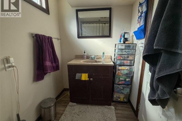 Living room - 2533 Columbia Avenue, Castlegar, BC V1N2X4 Photo 5
