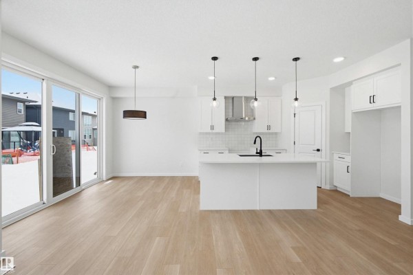 Kitchen - 2535 211 St Nw, Edmonton, AB T6M3H1 Photo 3
