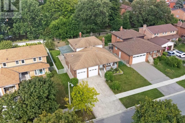 Family room - 2535 Privet Crescent, Mississauga, ON L5B2S5 Photo 3