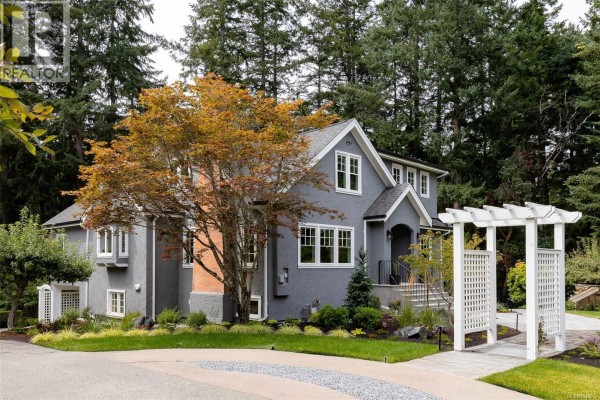 Storage - 2535 Queenswood Dr, Saanich, BC V8N1X4 Photo 5