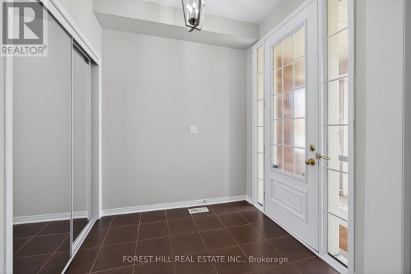 2537 Postmaster Drive, Oakville, ON L6M0L6 Photo 2