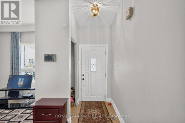2538 St Clair Avenue W, Toronto, ON, photo 3