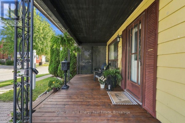 254 Burk Street, Oshawa, ON L1J4C3 Photo 2