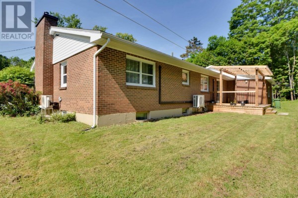 Den - 254 George Street, New Glasgow, NS B2H2L5 Photo 5