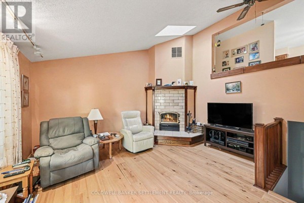 Kitchen - 254 Lakewood Road, Tay Valley, ON K7H3C5 Photo 5