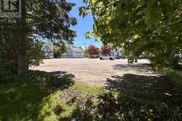 Porch - 254 Notre Dame Street, Summerside, PE C1N1R9 Photo 5