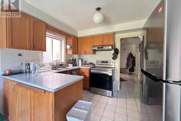Family room - 2541 Scarth Court, Mississauga, ON L5M5L2 Photo 4