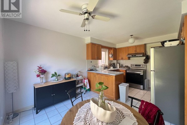 Eating area - 2541 Scarth Court, Mississauga, ON L5M5L2 Photo 5