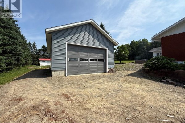 Bath (# pieces 1-6) - 2543 Route 120, St Hilaire, NB E3V4T7 Photo 2