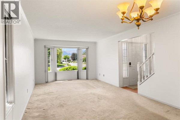 3pc Ensuite bath - 2545 Wyatt Road, Kelowna, BC V1Y8W7 Photo 4
