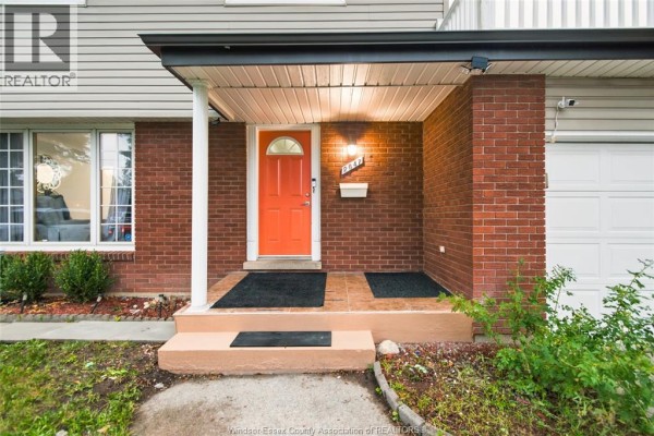4pc Bathroom - 2547 Rivard Avenue, Windsor, ON N8T2H4 Photo 5