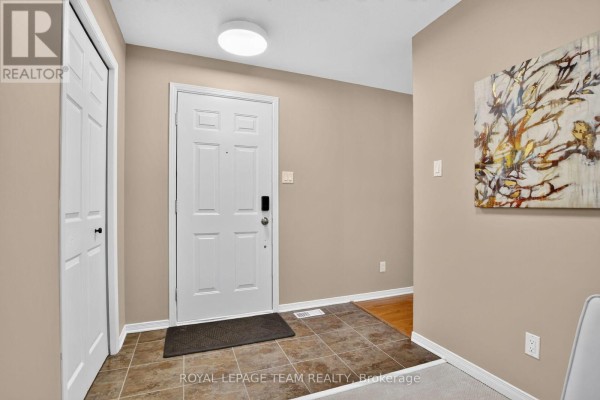 Foyer - 255 Deercroft Avenue, Ottawa, ON K2J5J9 Photo 5