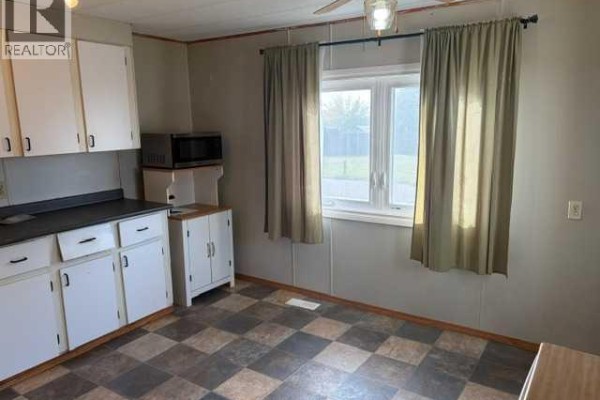Bedroom - 255 Fleet Street Sw, Medicine Hat, AB T1A7Z4 Photo 4