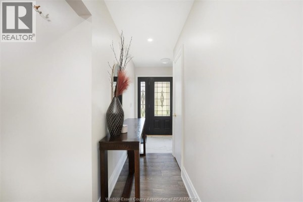 255 Fort St, Amherstburg, ON N9V1C1 Photo 5
