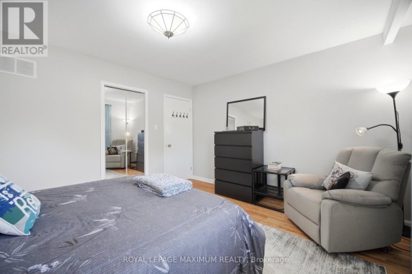 Laundry room - 255 John Street, Toronto, ON M9N1K1 Photo 3